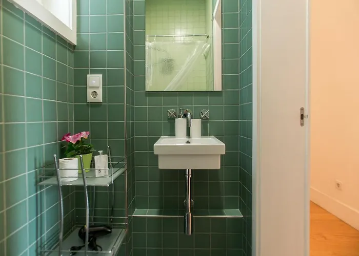 Pinpoint By Hosts * Porto