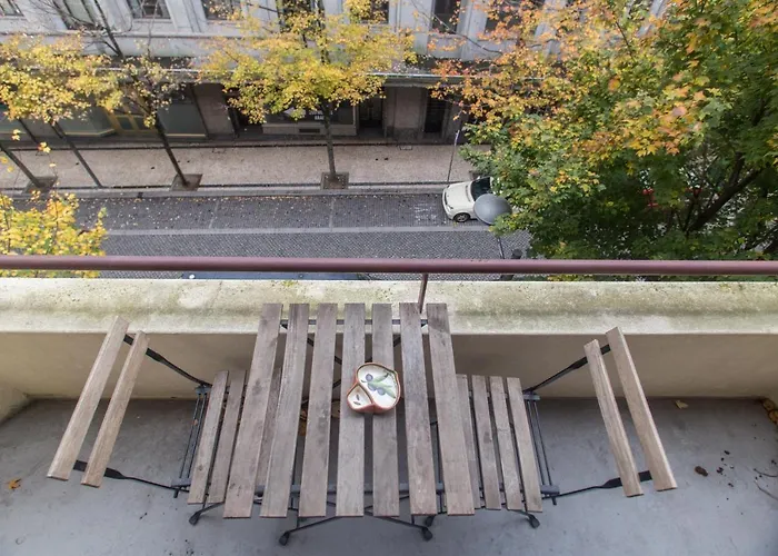 Pinpoint By Hosts * Porto