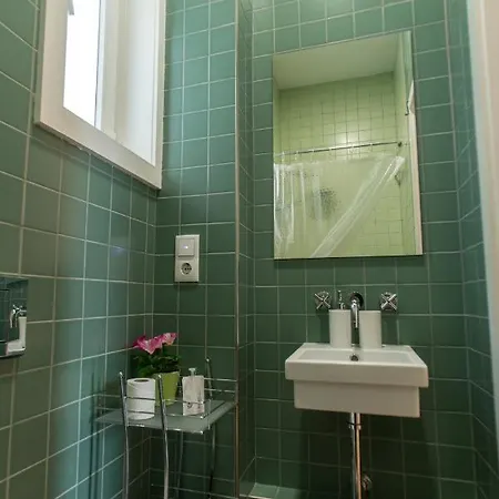 Pinpoint By Hosts * Oporto